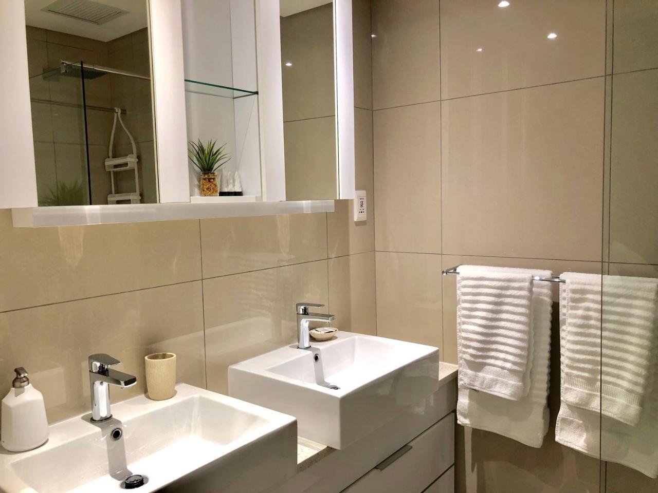 Urban Awe Apartment-Itowers 23Rd Floor Gaborone Buitenkant foto